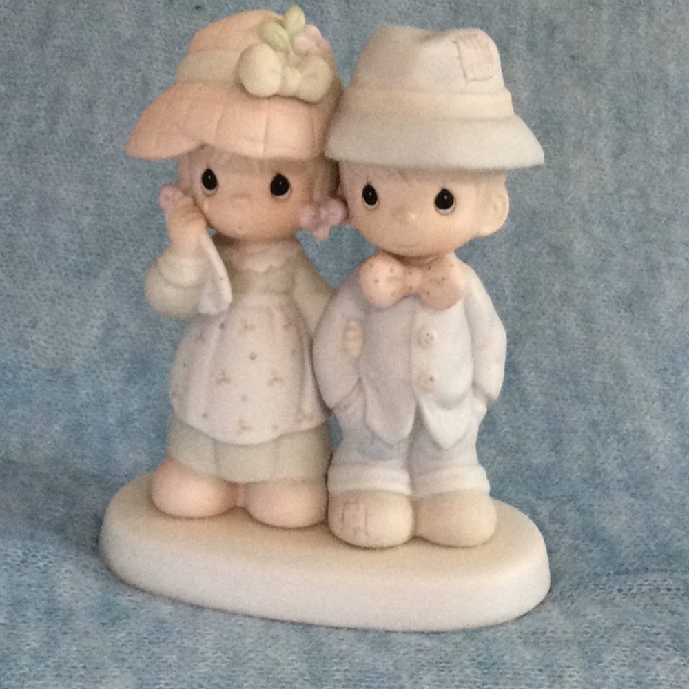 God Bless Our Family - Precious Moments